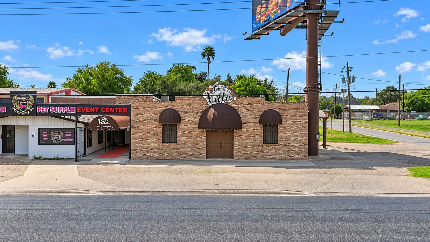 Turnkey Event Venue with Two Furnished Halls on the US-83 Frontage, Alamo TX in Alamo, TX - photo 2