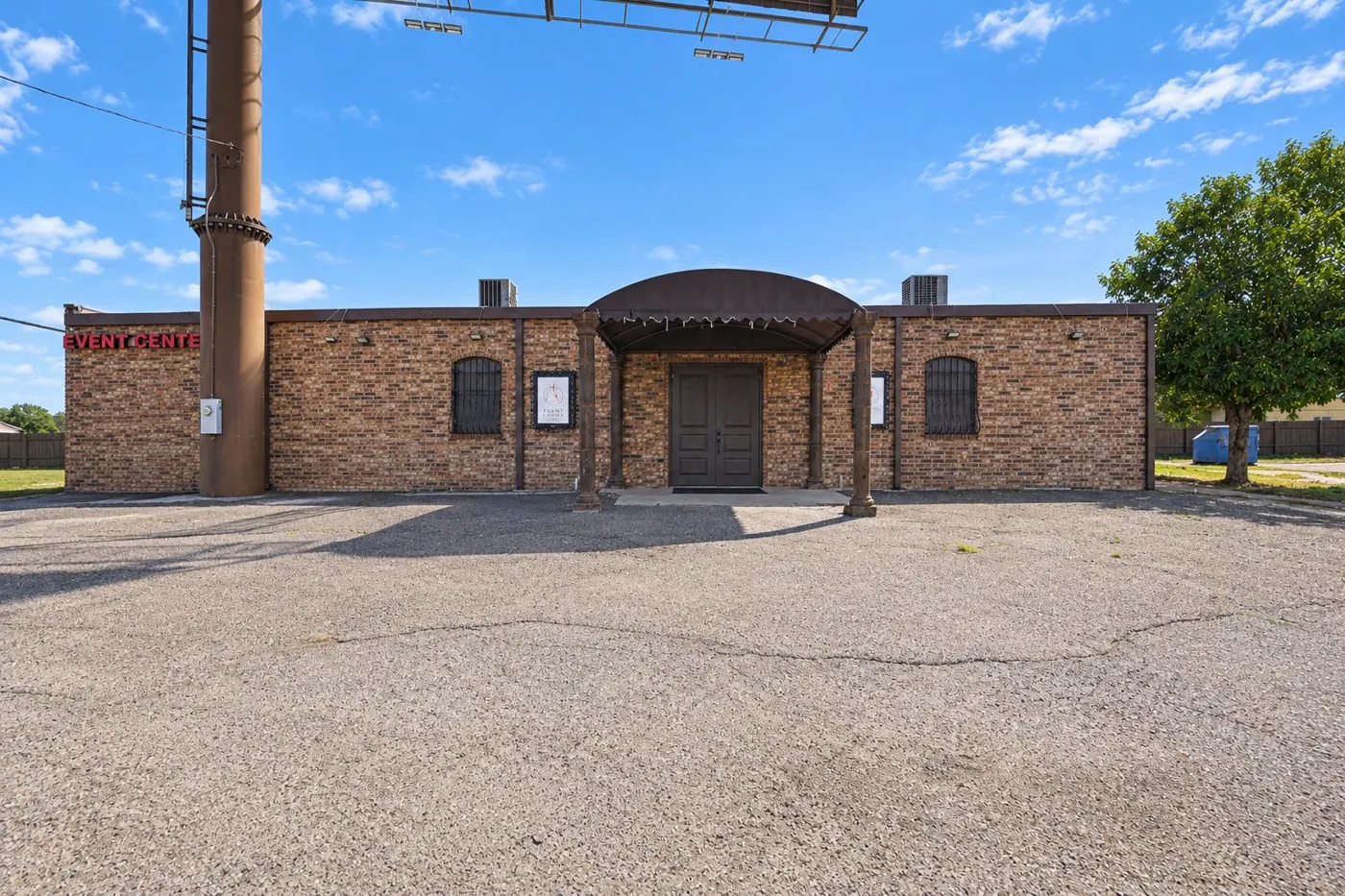 Turnkey Event Venue with Two Furnished Halls on the US-83 Frontage, Alamo TX in Alamo, TX - photo 16